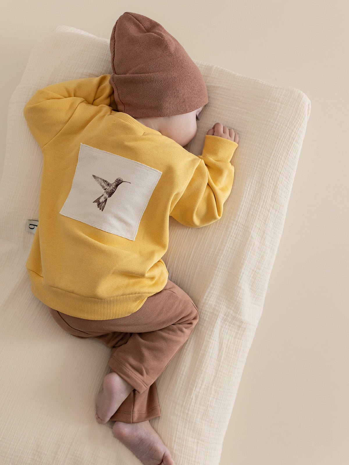 Sweater "Hummingbird", yellow